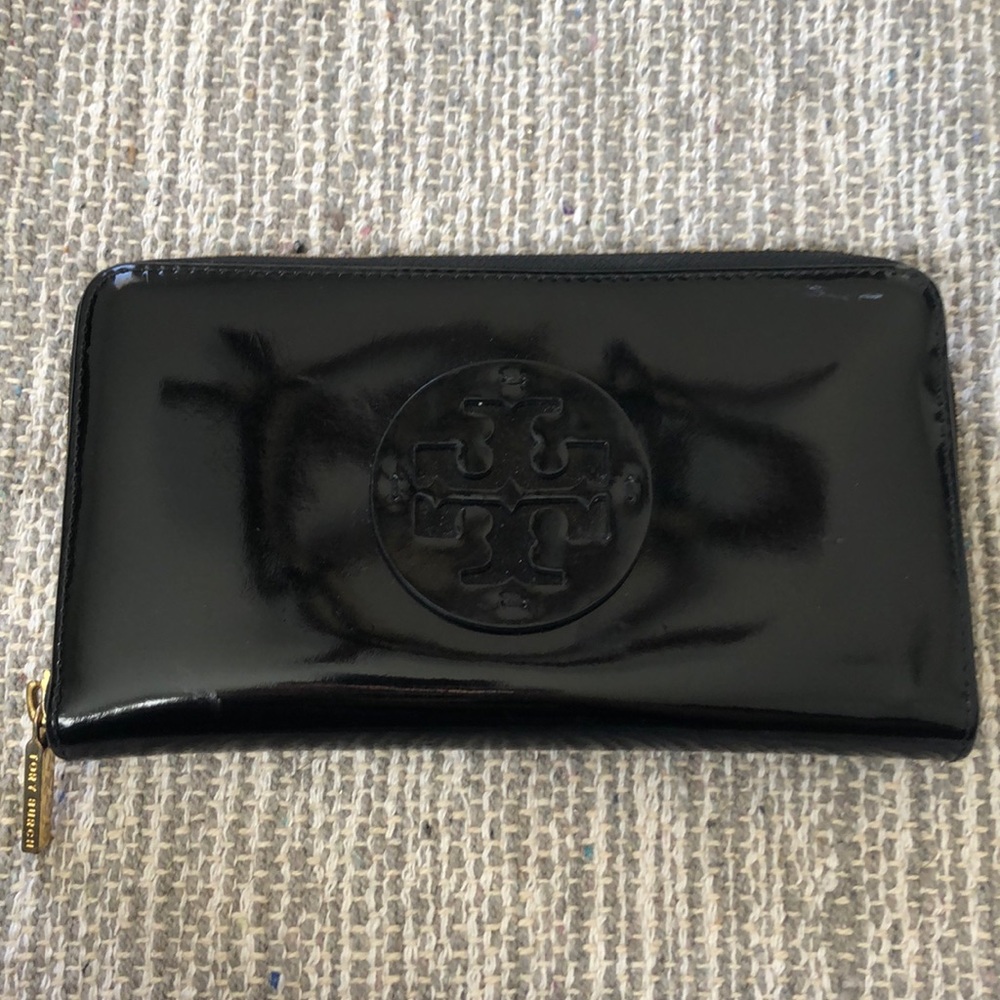 Black Patent Leather Tory Burch Wallet